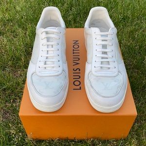 Louis Vuitton authentic Shoes for Men size 8.5